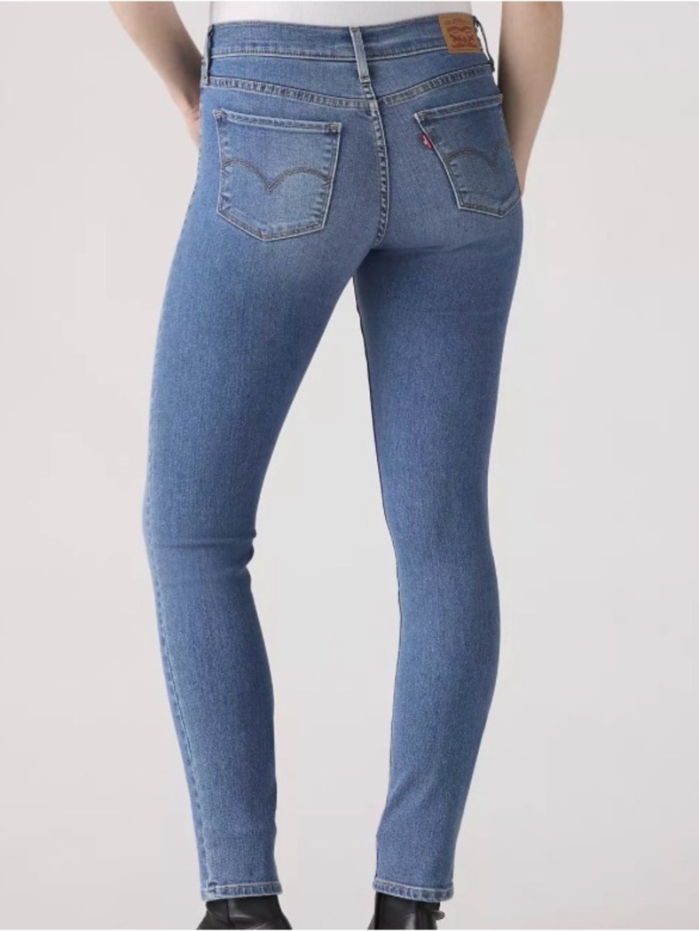 Levi's Women's Medium Blue Skinny Jeans - Bold Curve